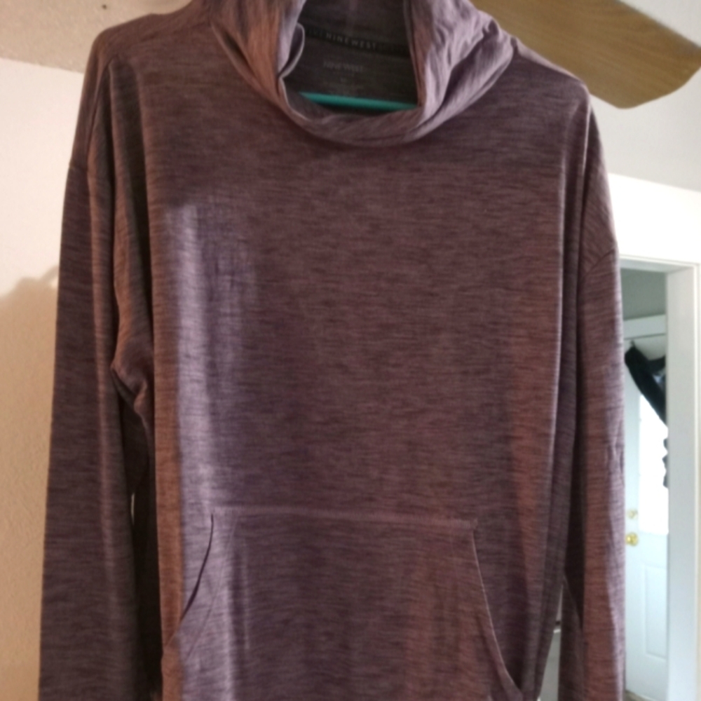 NWT NINE WEST ACTIVE - Long Sleeved